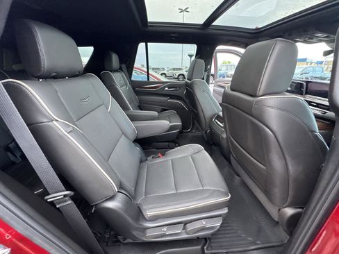 Used 2024 Cadillac Escalade Premium Luxury w/ Performance Package AWD/4WD image 15