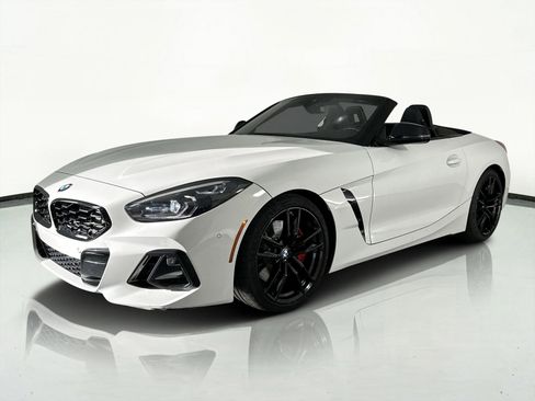 Used 2025 BMW Z4 M40i w/ Premium Package image 4
