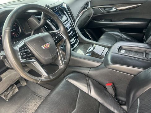 Used 2016 Cadillac Escalade ESV Platinum RWD image 7
