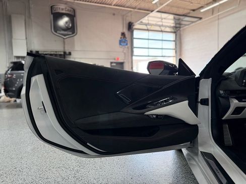 Used 2023 Chevrolet Corvette Stingray Premium Conv w/ Z51 Performance Package RWD image 10