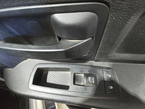 Used 2016 RAM 1500 Express AWD/4WD image 12