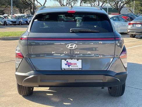Used 2025 Hyundai Kona SEL image 6