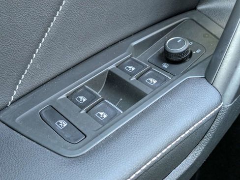 Certified 2024 Volkswagen Tiguan SE R-Line image 32