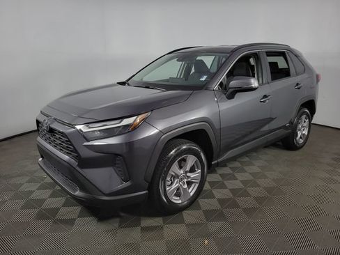 Used 2025 Toyota RAV4 XLE AWD/4WD image 3