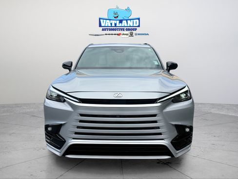 Used 2026 Lexus TX 500h AWD w/ Technology Package image 8