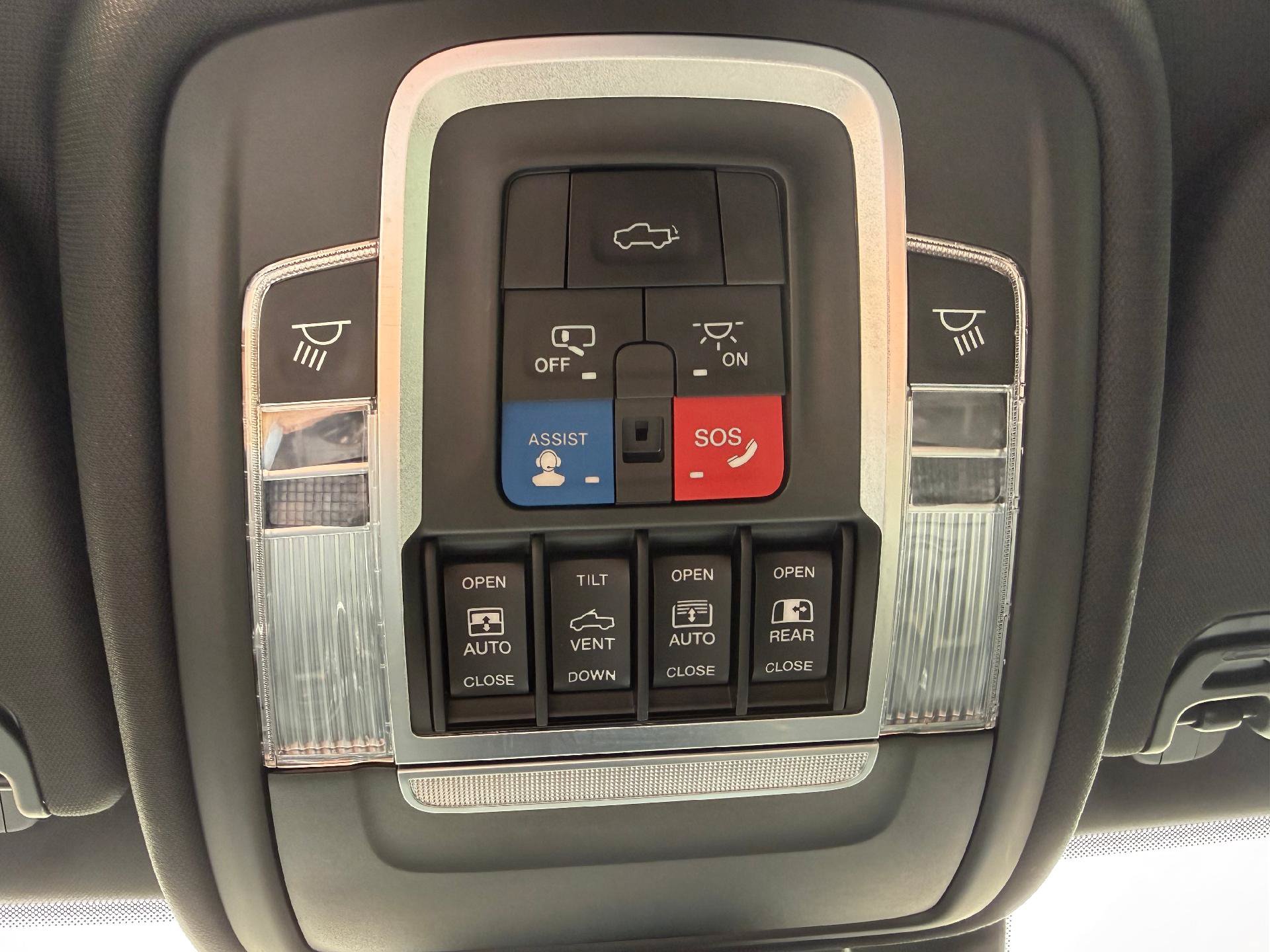 Used 2021 RAM 1500 Laramie AWD/4WD image 30
