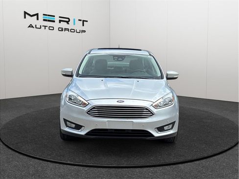 Used 2018 Ford Focus Titanium w/ Titanium Technology Package FWD image 3