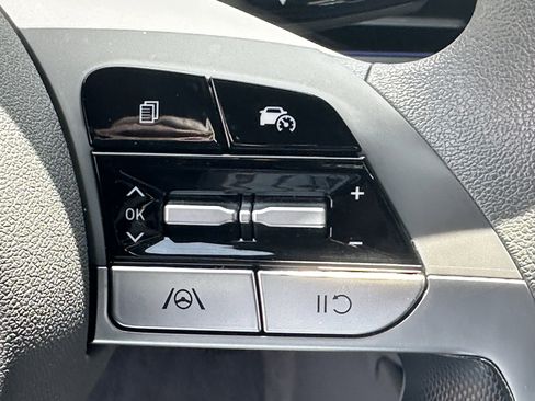 Used 2024 Hyundai Elantra SEL FWD image 24
