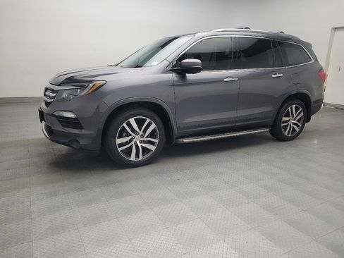 Used 2018 Honda Pilot Touring image 2