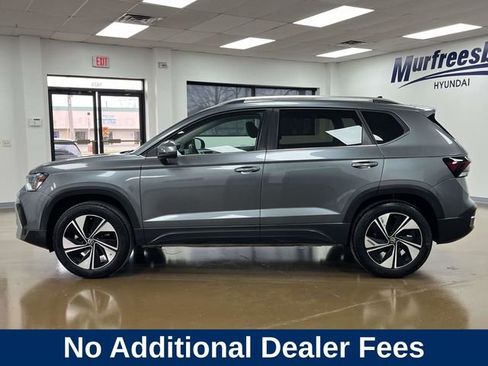 Used 2025 Volkswagen Taos SE AWD/4WD image 9