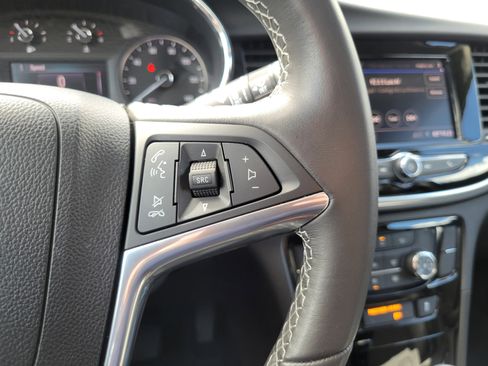 Used 2022 Buick Encore Preferred w/ Safety Package image 20