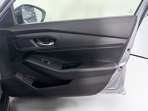Used 2025 Honda Accord Sport image 32