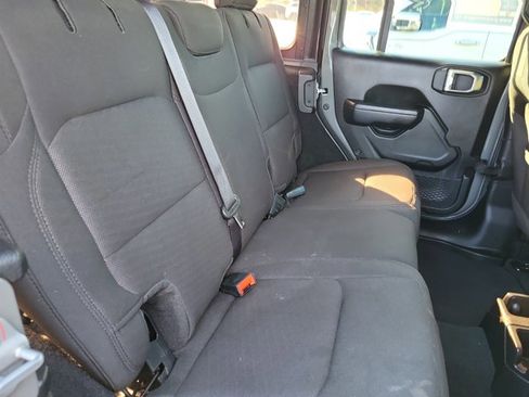 Used 2023 Jeep Wrangler Unlimited Sport image 15