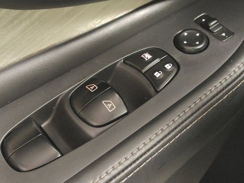 Used 2018 Nissan Murano S FWD image 27