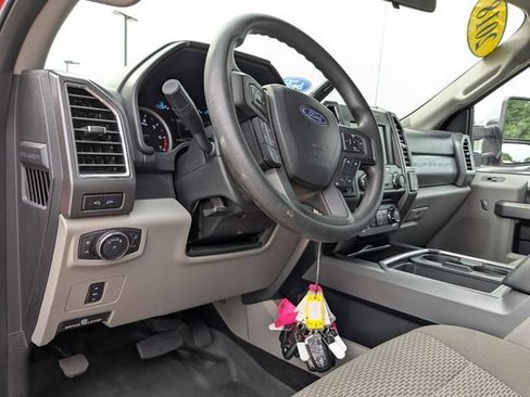 Used 2018 Ford F250 XLT w/ XLT Premium Package AWD/4WD image 2