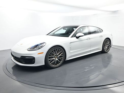 Certified 2023 Porsche Panamera Platinum Edition image 1