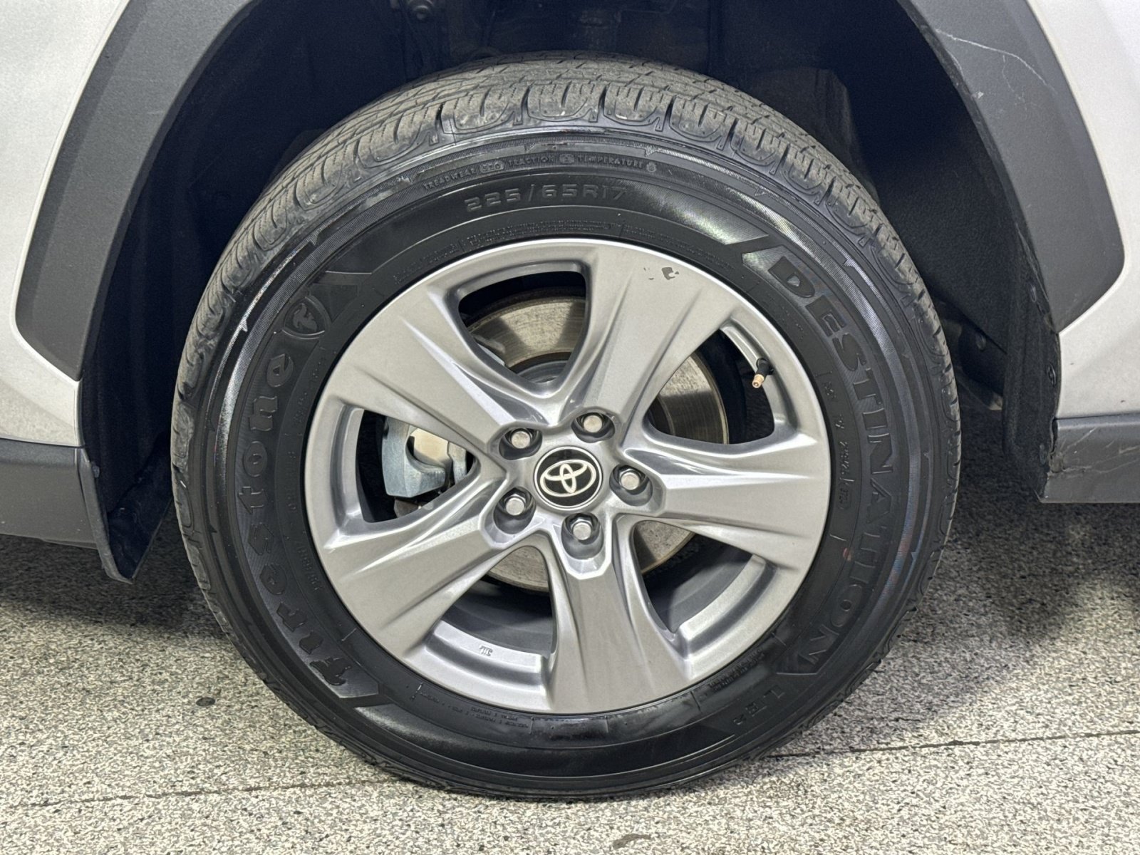 Used 2024 Toyota RAV4 LE AWD/4WD image 24