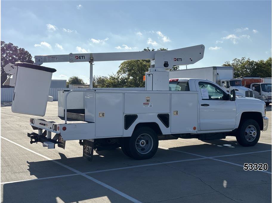 Used 2015 Chevrolet Silverado 3500 W/T RWD image 2