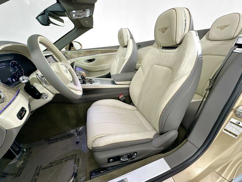 Certified 2023 Bentley Continental GT V8 AWD/4WD image 22