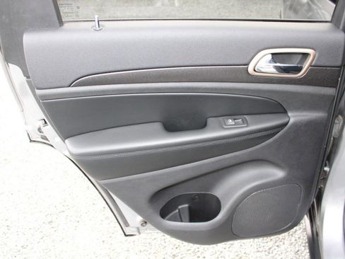 Used 2017 Jeep Grand Cherokee Laredo w/ Quick Order Package 23E image 21