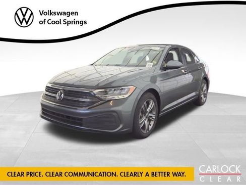Used 2022 Volkswagen Jetta SE image 1