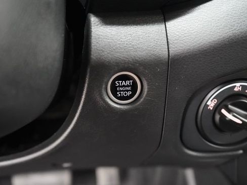 Used 2024 Nissan Frontier SV AWD/4WD image 21