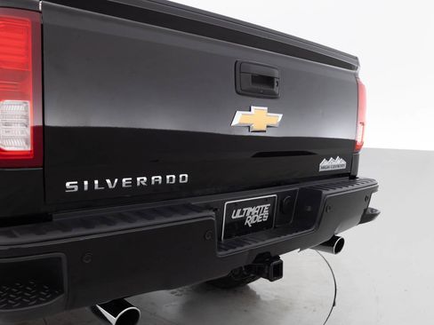 Used 2018 Chevrolet Silverado 1500 High Country AWD/4WD image 16