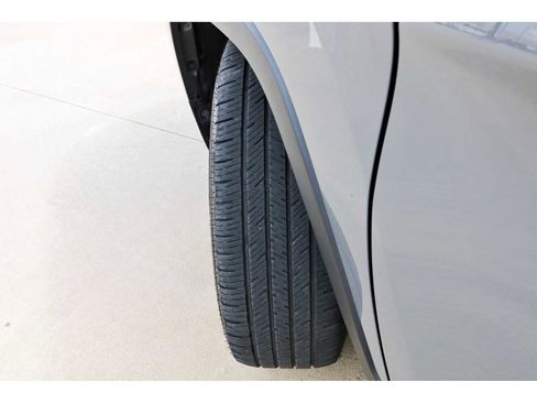 Used 2021 Jeep Cherokee Latitude Lux w/ Comfort/Convenience Group image 28