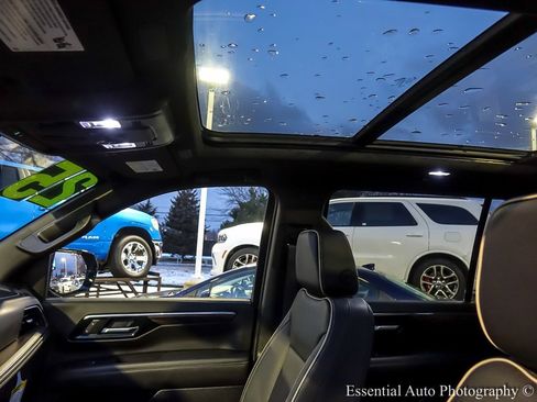 Used 2025 Chevrolet Suburban Premier w/ Sun And Tow Package image 16