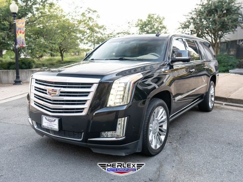 Used 2019 Cadillac Escalade ESV Platinum image 3