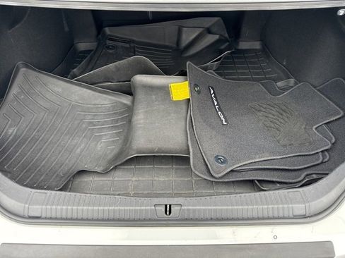 Used 2022 Toyota Avalon Limited image 24