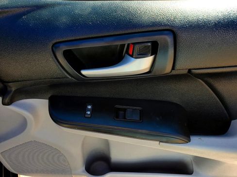 Used 2014 Toyota Camry LE image 25