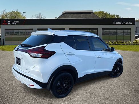Used 2023 Nissan Kicks SV image 5