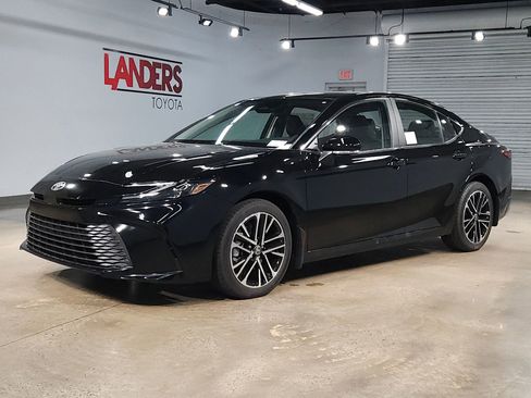New 2026 Toyota Camry XLE FWD image 3