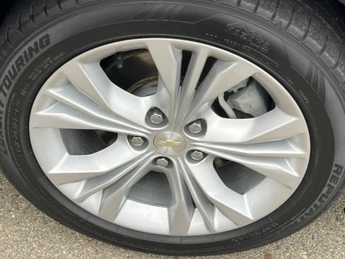 Used 2015 Chevrolet Impala LT image 12