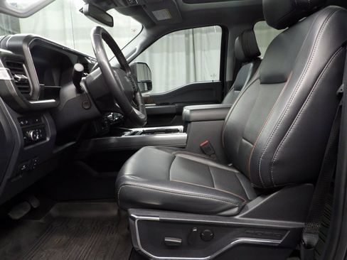 Used 2024 Ford F250 Lariat w/ Black Appearance Package image 9