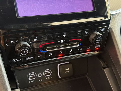 Used 2025 Jeep Grand Cherokee Altitude AWD/4WD image 18