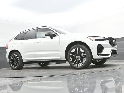 New 2026 Volvo XC60 B5 Plus w/ Protection Package Premier image 22