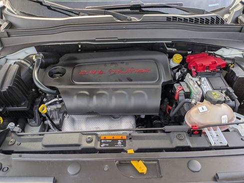 Used 2019 Jeep Renegade Latitude image 12