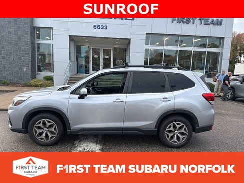 Used 2020 Subaru Forester Premium image 1