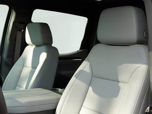 New 2026 GMC Sierra 1500 SLT image 10