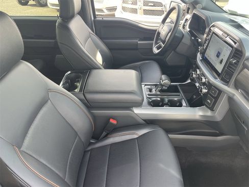 Used 2025 Ford F150 Lariat w/ Equipment Group 501A Mid image 9