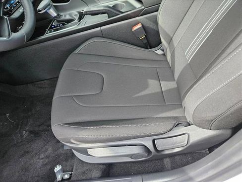 Used 2025 Hyundai Elantra Sport FWD image 4