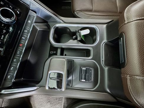 Used 2023 GMC Sierra 1500 Denali AWD/4WD image 15