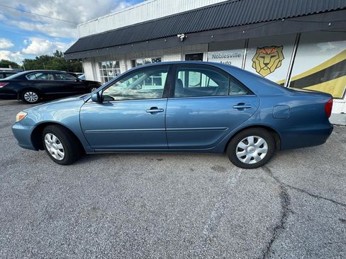 Used 2003 Toyota Camry XLE FWD image 3