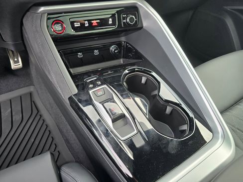New 2025 Audi SQ5 Prestige image 27