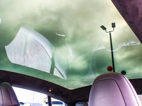 Used 2021 Tesla Model S Plaid image 42