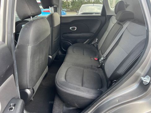 Used 2018 Kia Soul + image 15
