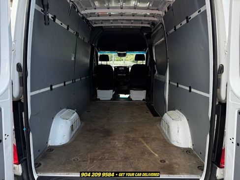 Used 2023 Mercedes-Benz Sprinter 2500 image 22