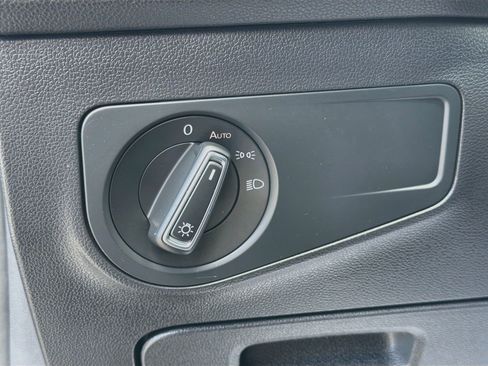 Used 2023 Volkswagen Tiguan SE w/ Panoramic Sunroof Package FWD image 36